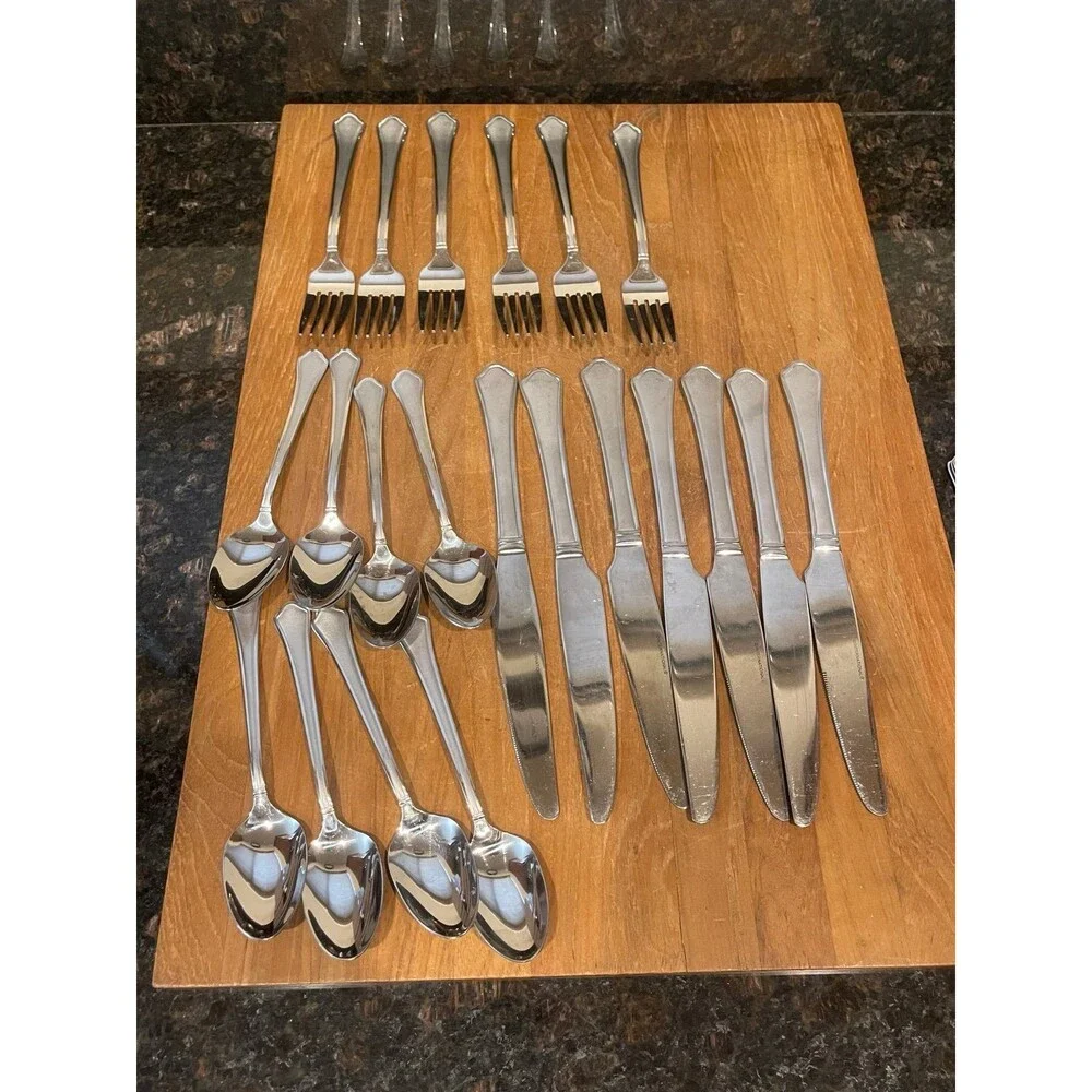 International Silver - Capri Frost- 8 Person Flatware Set